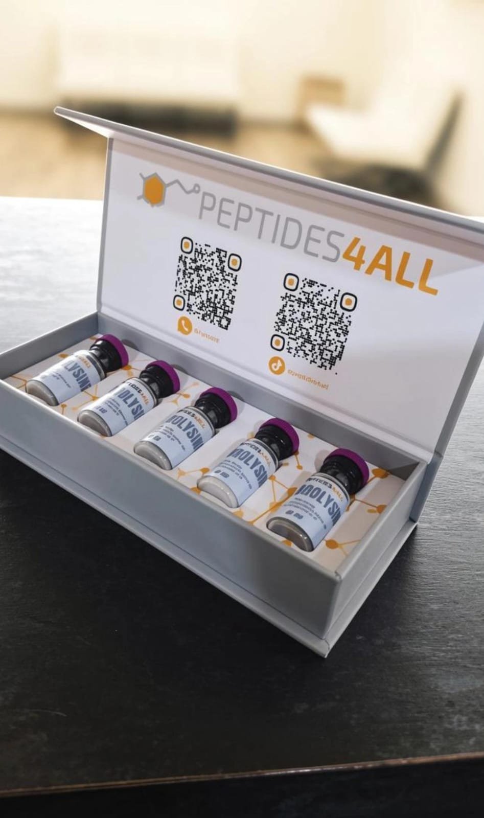 Empaque premium de Peptides4All con viales y certificado de análisis